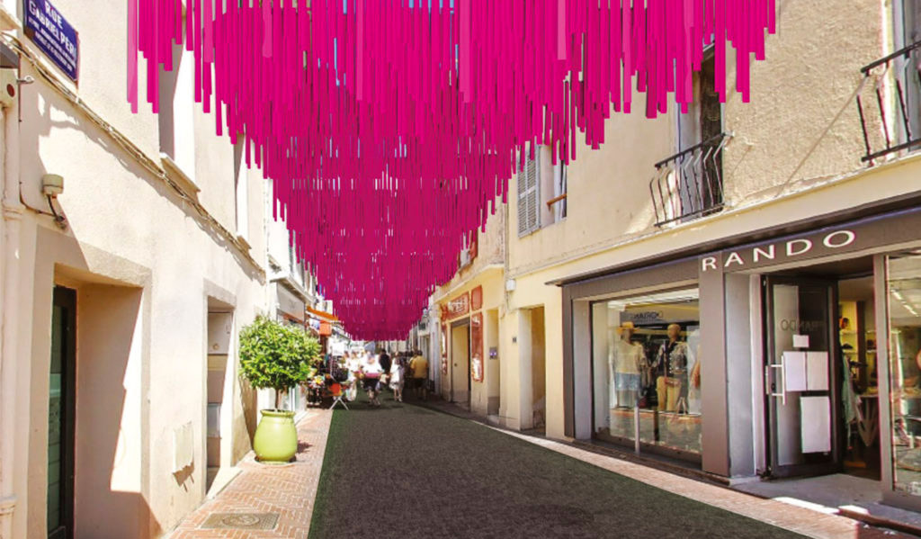 Une pluie de rubans roses